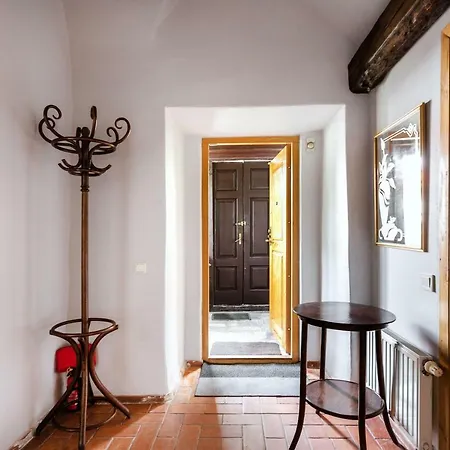 Authentic 2 Bdr In Artistic Old Town Apartamento Vilna