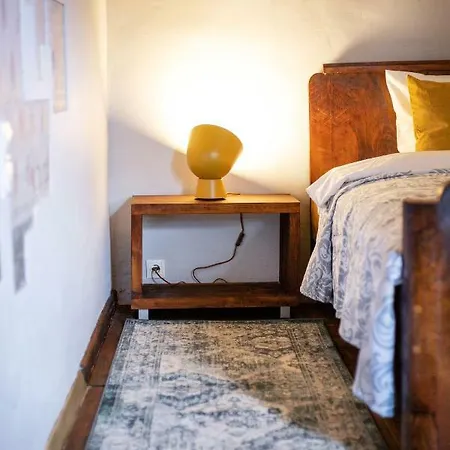 Authentic 2 Bdr In Artistic Old Town * Βίλνιους