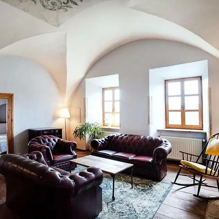 Authentic 2 Bdr In Artistic Old Town *