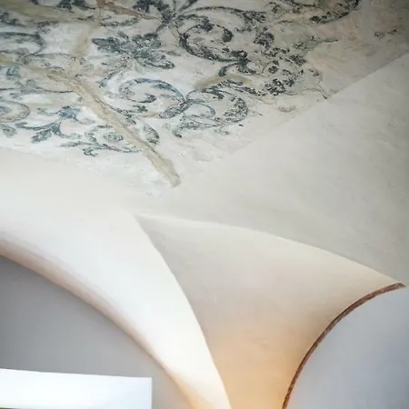 Authentic 2 Bdr In Artistic Old Town Διαμέρισμα Βίλνιους