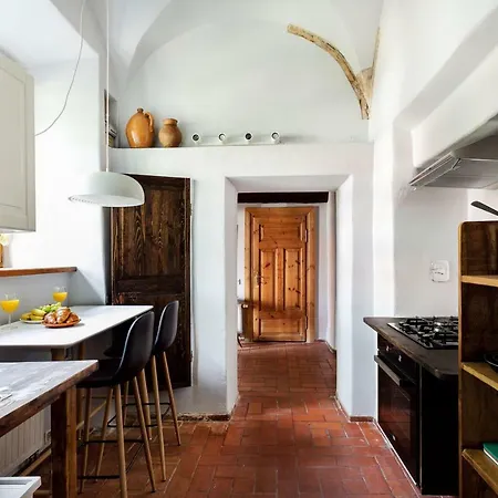 Διαμέρισμα Authentic 2 Bdr In Artistic Old Town *