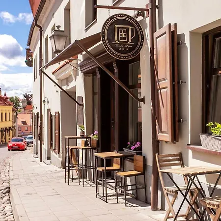 Authentic 2 Bdr In Artistic Old Town Βίλνιους