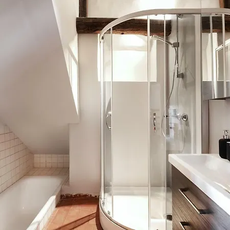 Authentic 2 Bdr In Artistic Old Town * Βίλνιους